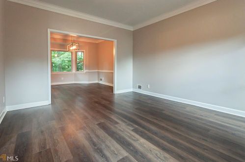 810 Mabry Rd, Atlanta GA  30328-2662 exterior