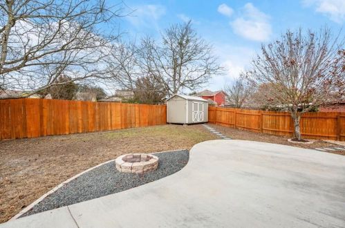 193 Spg Br Loop, Uhland TX 78640-5365 exterior