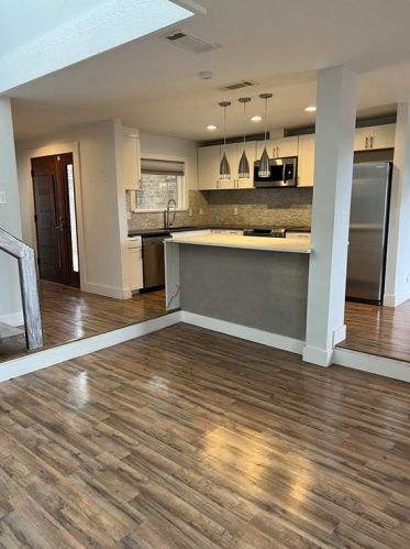 12530 Burninglog Ln, Dallas TX  75243-3230 exterior