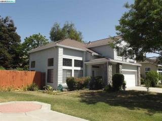 160 Edgewood Ct, Tracy, CA 95376-5218