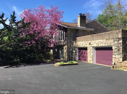 511 Swatara St, Harrisburg, PA 17113-2450