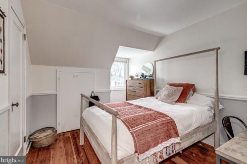 5 Queenston Pl, Princeton NJ  08540-3820 exterior