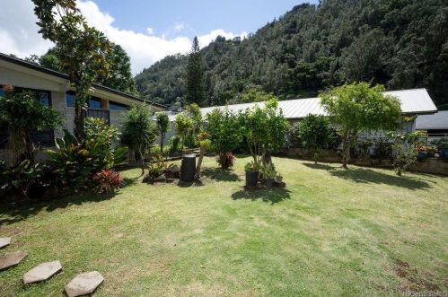 48 Akamu Pl, Honolulu HI  96817-1422 exterior