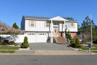 25 Lorelei Dr, Wall Township, NJ 07731-2845