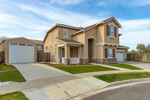 510 Mustang Ct, Valley Home, CA 95361-8271