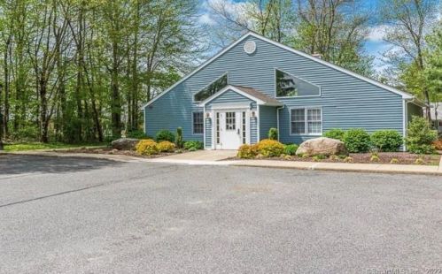 6 Highland Dr, Upper Stepney CT  06468-1441 exterior