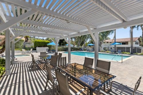 11407 Arroyo Ave, Santa Ana CA  92705-2403 exterior