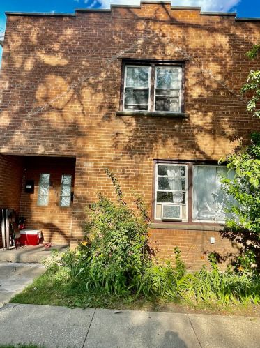 2171 Austin Ave, Chicago, IL 60639-2706