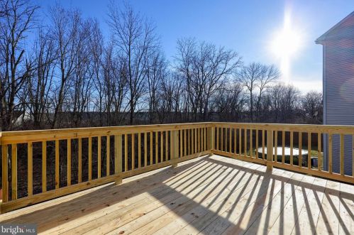 833 Blossom Dr, Hanover, PA 17331-2074