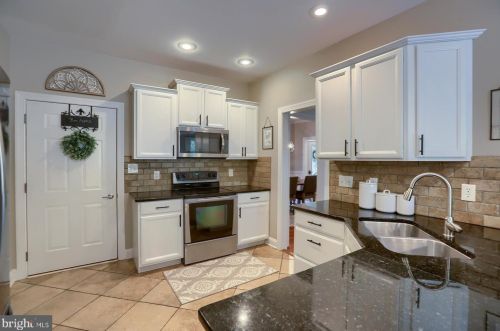 101 Shatto Dr, Carlisle PA  17013-2120 exterior