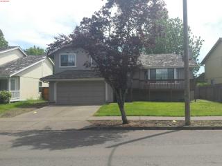4439 Holly St, Springfield, OR 97478-6685