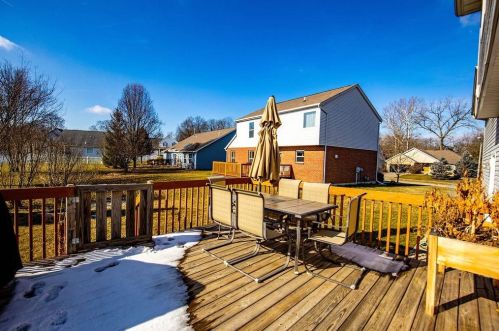 39 Autumn Dr, Miami OH 45056-8757 exterior