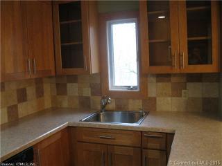 85 Trolley Crossing Ln, Middletown CT  06457-5845 exterior