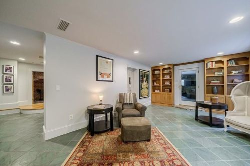2858 Hl Dr, Atlanta GA  30305-3422 exterior