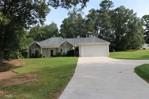 102 Copper Creek Dr, Lagrange, GA 30240-8258