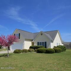145 Twin Oaks Dr, Hampstead, NC 28443-2696