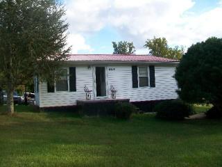 8812 Ellis Ln, Powell, TN 37849-2411