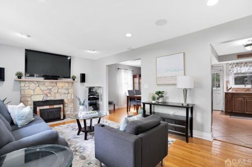 392 Meadow Ave, Rahway, NJ 07065-2513