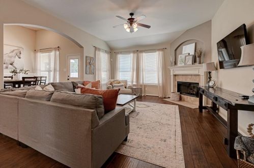 11206 Crestbrook Park Ln, Tomball, TX 77375-2248