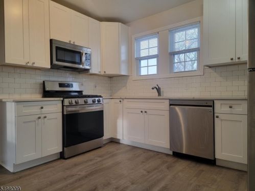 576 Jaques Ave, Rahway NJ  07065-3828 exterior
