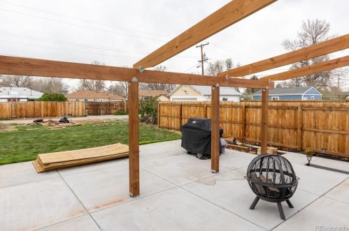 1733 Oakland St, Denver CO  80010-2823 exterior