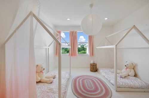 3314 Far View Dr, Austin TX  78730-3303 exterior