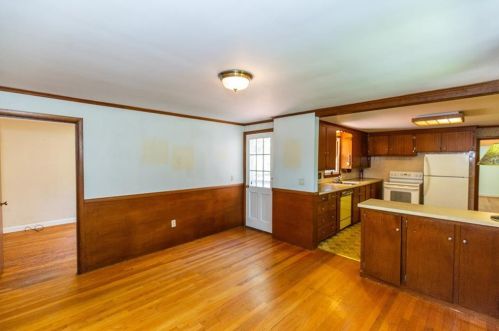 31 Nipsah Rd, Warwick, RI 02818-4614