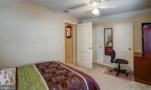 1321 Cheves Pl, Lancaster PA  17603-4943 exterior