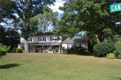18 Canterbury Rd, Norwalk, CT 06851-2625