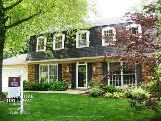 1610 Leabrook Ln, Wheaton, IL 60189-7253