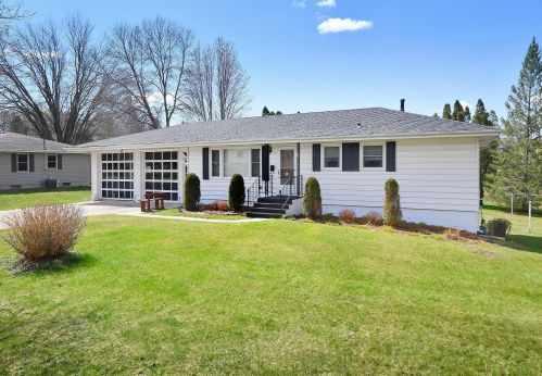 1498 Glynview Trl, Faribault, MN 55021-7007