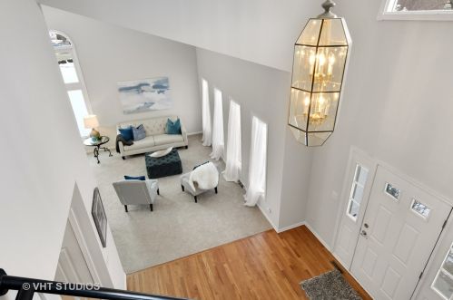 385 Aristocrat Dr, Lemont IL  60490-3189 exterior