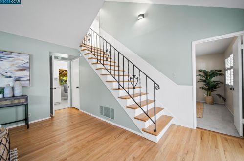 4566 Lincoln Dr, Concord CA  94521-1332 exterior
