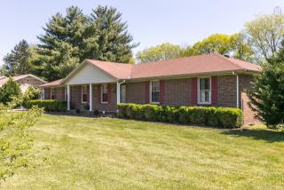 2622 Blackman Rd, Murfreesboro, TN 37129-2827
