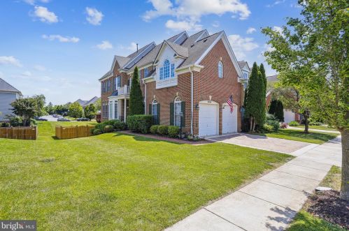 19208 Greystone Sq, Leesburg, VA 20176-1278
