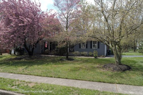155 Whispering Pines Dr, Lincroft, NJ 07738-1232