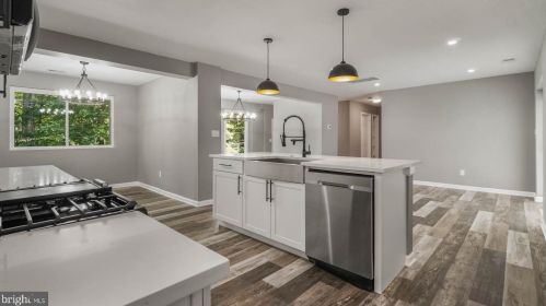 2912 Newcastle Ave, Silver Spring MD 20910-1216 exterior