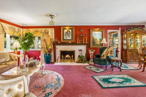 3520 Watkins Dr, Riverside CA  92507-4609 exterior