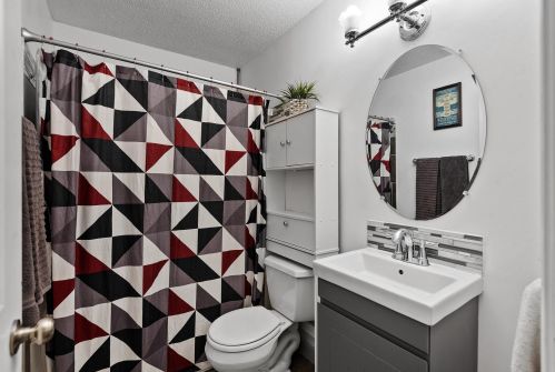 7332 72nd Ln, Minneapolis MN  55428-1643 exterior