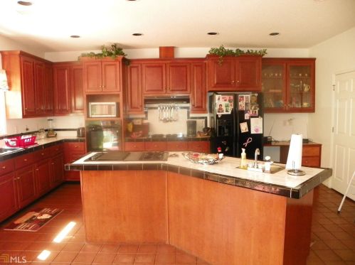 140 Strickland Pasture Rd, Jackson, GA 30233-4018