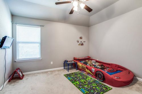10437 Turning Leaf Trl, Fort Worth TX  76131-3981 exterior