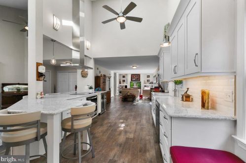 104 Cliff Ave, Lancaster PA  17602-4700 exterior