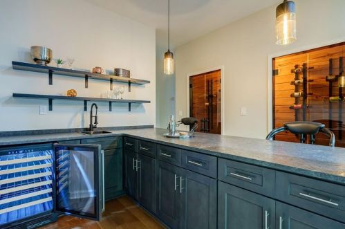 620 Colebrook Ct, Atlanta GA  30327-4710 exterior