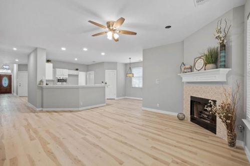 12524 Canyon Glen Dr, Austin TX  78732-2022 exterior