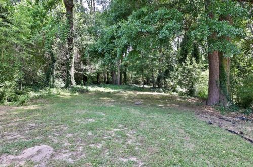 1976 Dering Cir, Atlanta GA  30345-1612 exterior