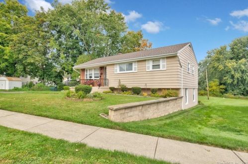 192 Newtown St, Middletown, CT 06457-4234