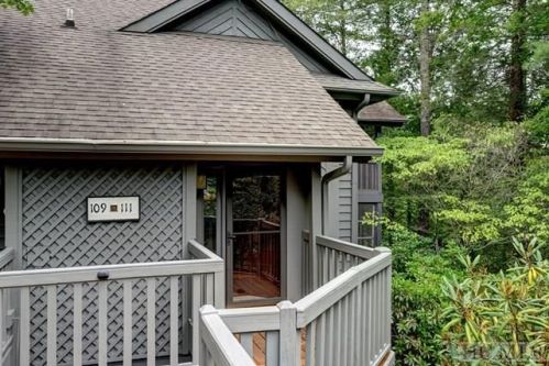 111 River Park Villas Dr, Sapphire, NC 28774-6725