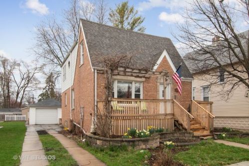 9434 Jackson Ave, Brookfield, IL 60513-1131