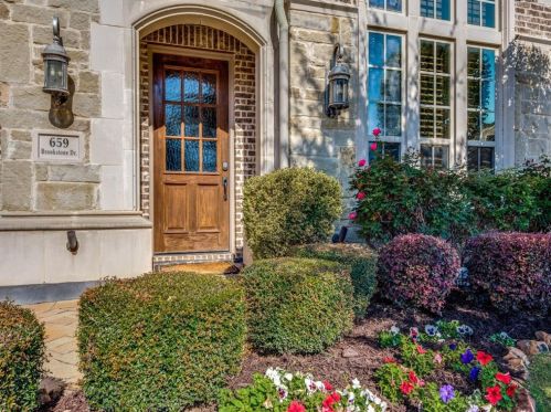 659 Brookstone Dr, Irving, TX 75039-3649