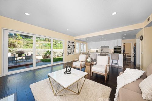 32 Trinity, Irvine CA  92612-3271 exterior